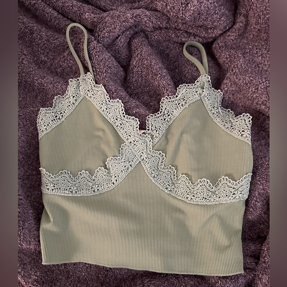 Green romwe cami top